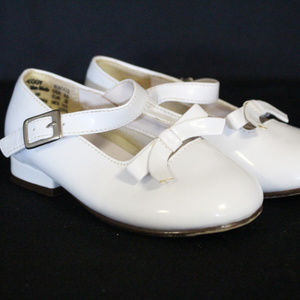 NWOB Girls 6.5  KidConnection White Patent